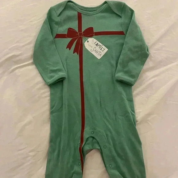 5/$25! Old Navy‎ Christmas-Graphic One-Piece for Baby 6-12 mos - Picture 1 of 4